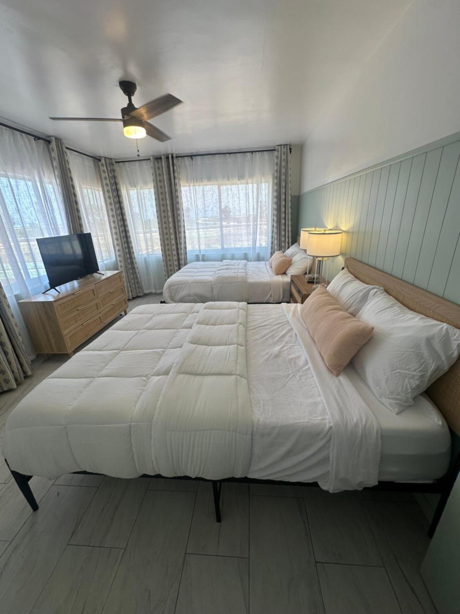 Arvilla Resort St. Pete Beach Exterior photo