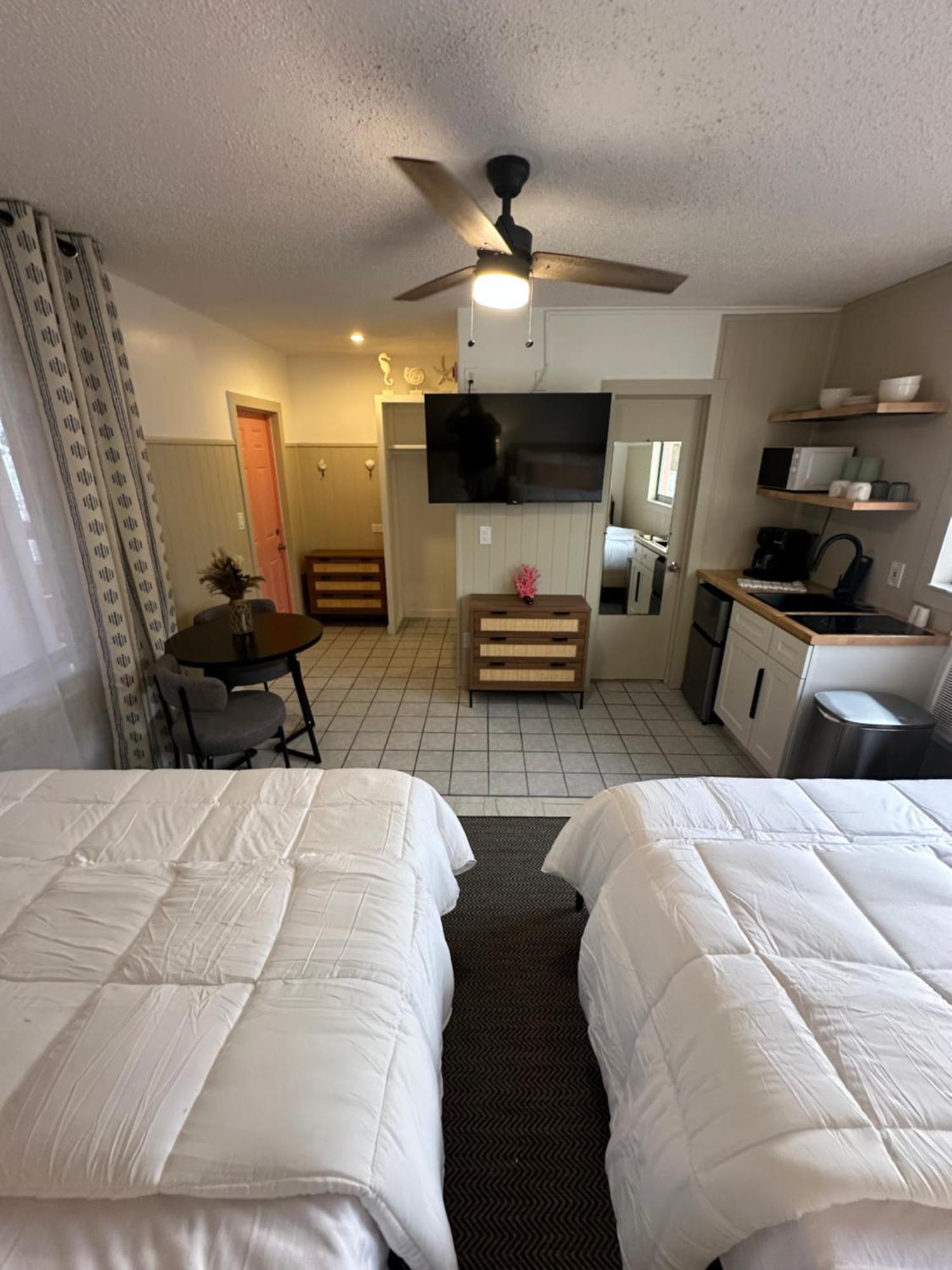 Arvilla Resort St. Pete Beach Exterior photo