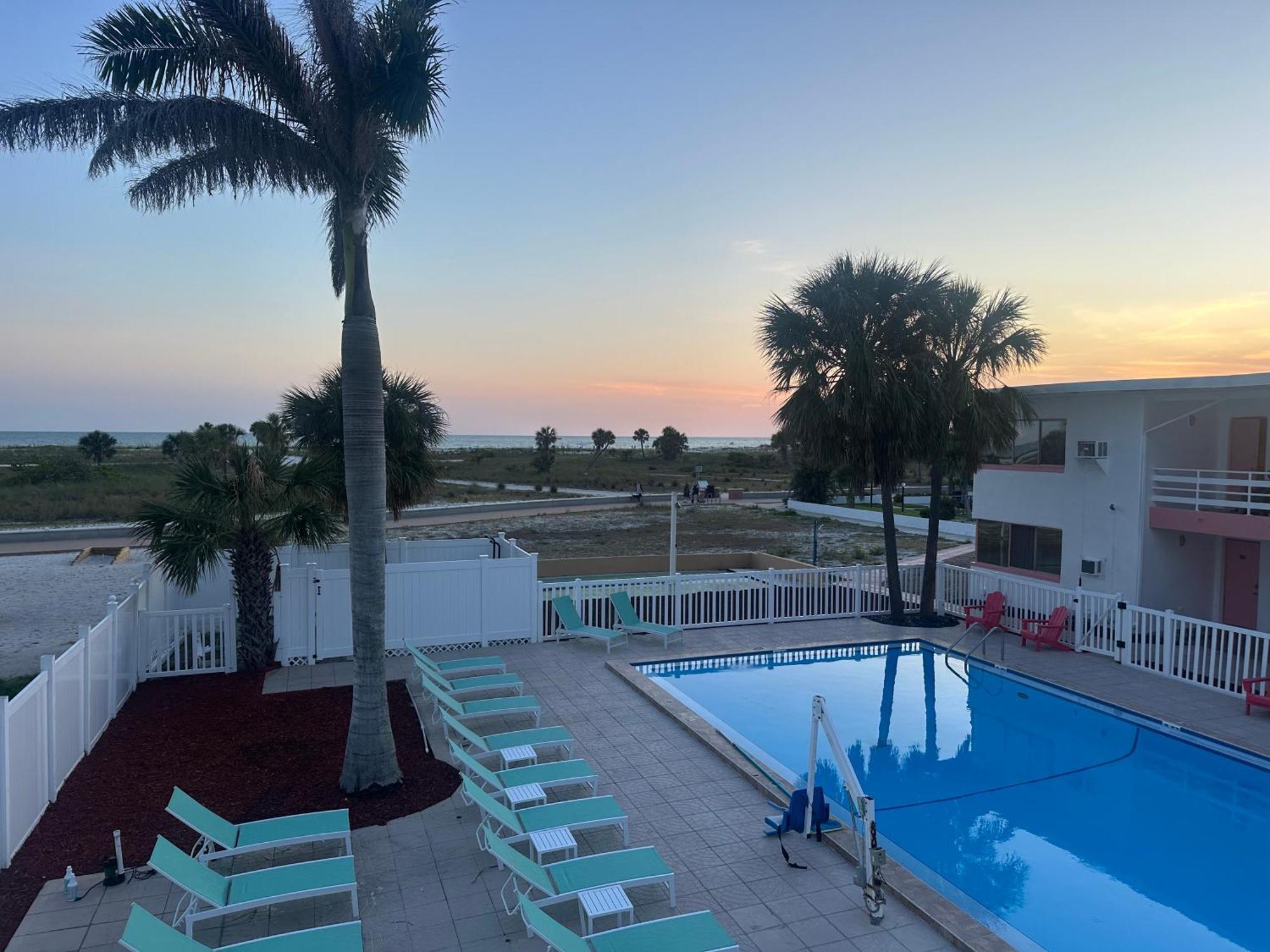 Arvilla Resort St. Pete Beach Exterior photo