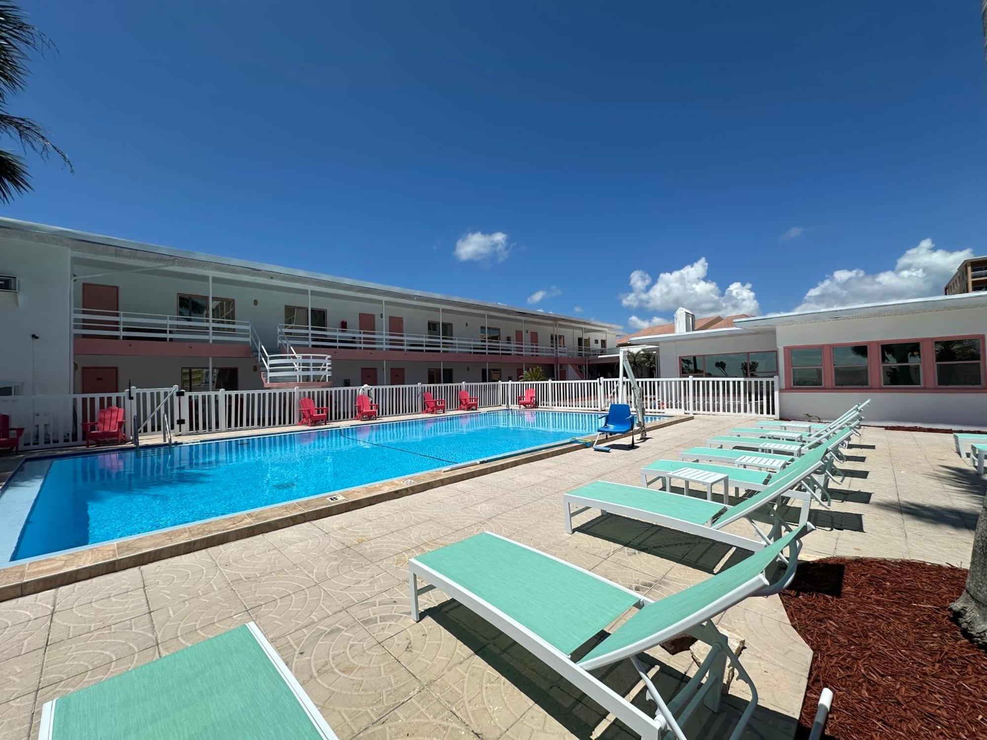 Arvilla Resort St. Pete Beach Exterior photo