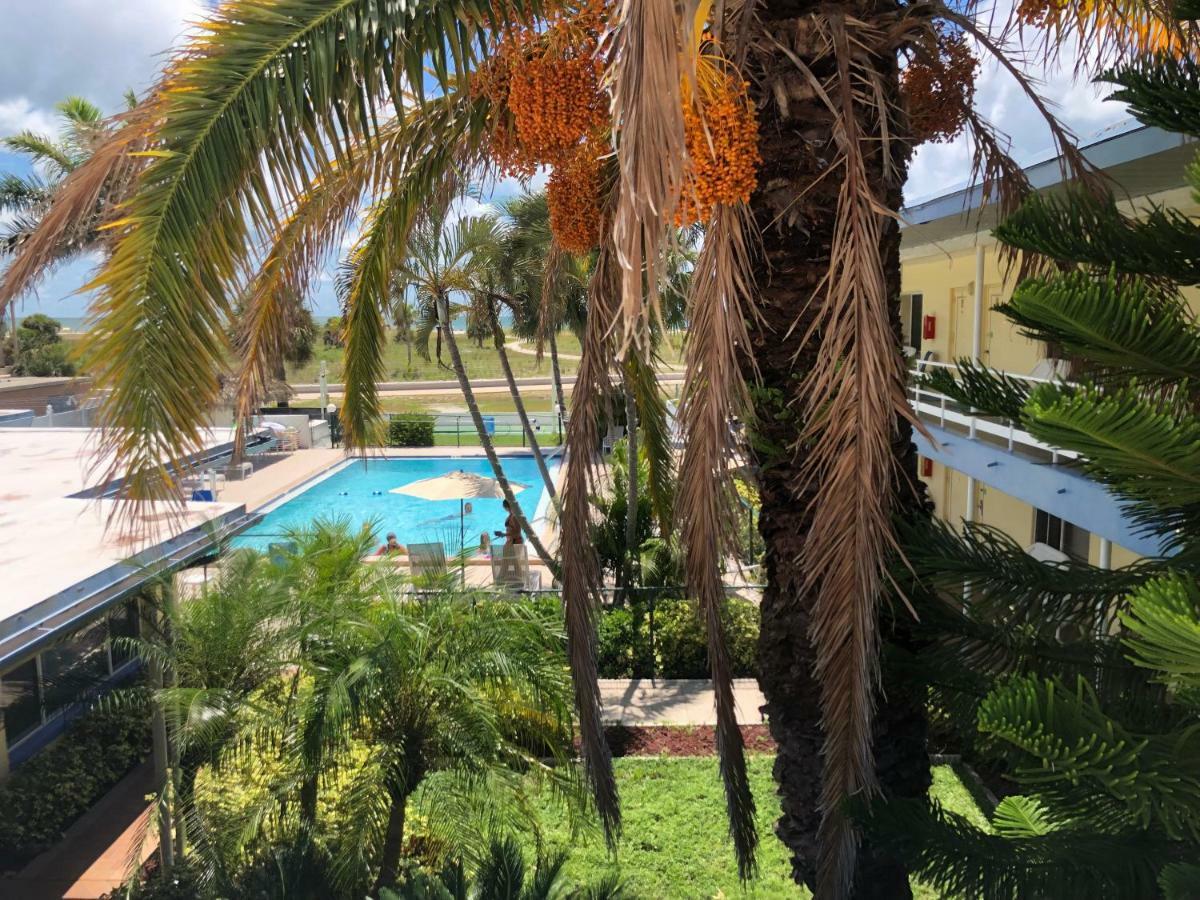 Arvilla Resort St. Pete Beach Exterior photo