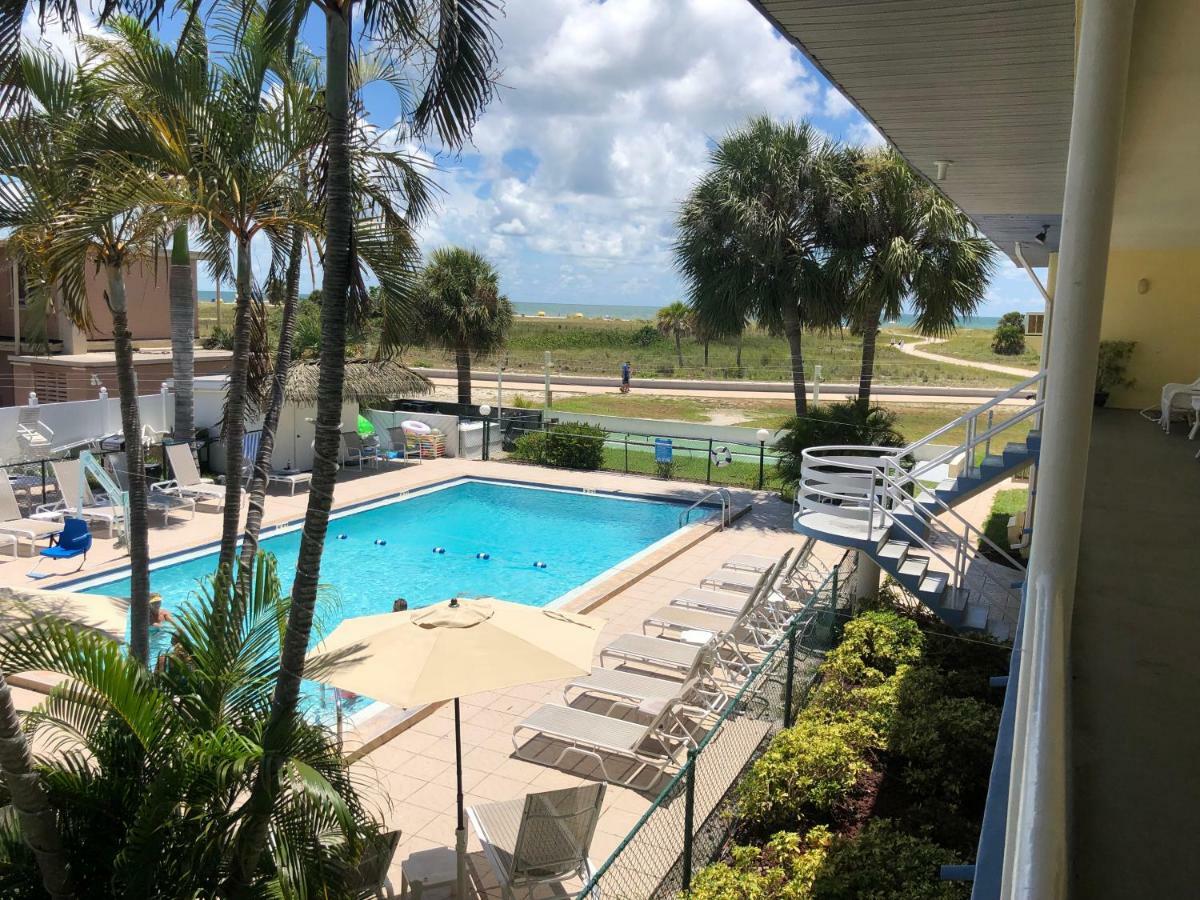 Arvilla Resort St. Pete Beach Exterior photo